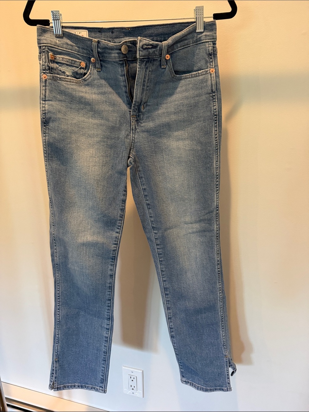 GAP Straight-Leg Light Blue Women's Jeans